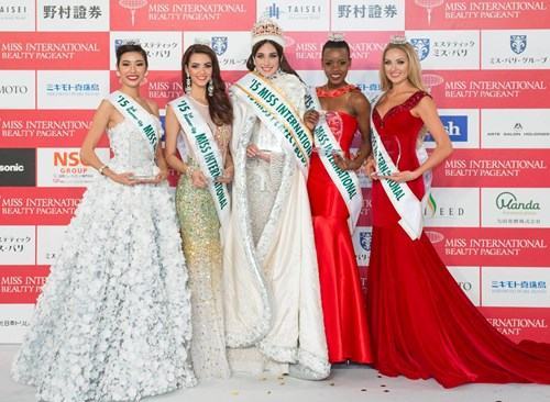 Những người đẹp đưa nhan sắc Việt thăng hoa năm 2015 - ảnh 2