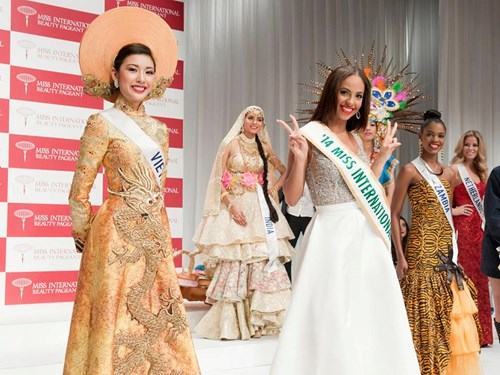 Những người đẹp đưa nhan sắc Việt thăng hoa năm 2015 - ảnh 3