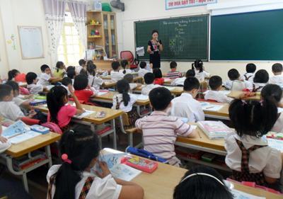 Những trường học “trắng” lạm thu