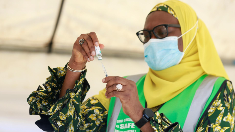 Nigeria phải bỏ 1 triệu liều vắc xin Covid-19 quá hạn