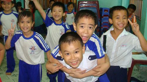 Nở rộ bán trú ngoài trường