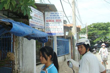 Nở rộ lò luyện thi chui