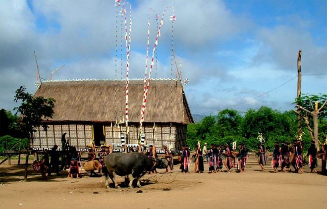 Nỗi lo cồng chiêng mất thiêng