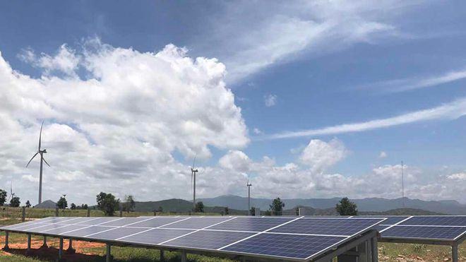 Sẽ có khoảng 500 triệu kWh điện mặt trời, điện gió sẽ bị cắt giảm do thừa nguồn /// Ảnh Chí Hiếu