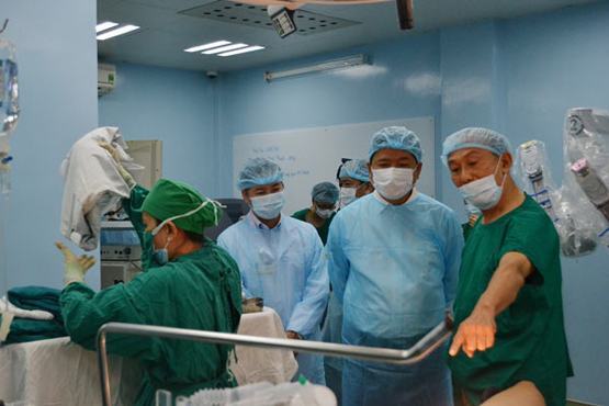 Phẫu thuật nội soi bằng robot: Cứu sống được nhiều bệnh nhân