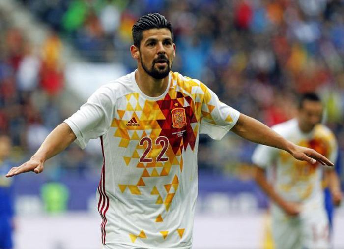 Nolito hối hả sang Manchester kí hợp đồng