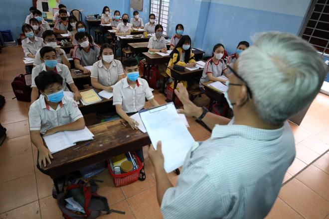 Học sinh lớp 12 tại TP.HCM ôn thi chuẩn bị cho kỳ thi  /// Ảnh: Đậu Tiến Đạt