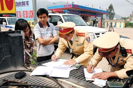 Nộp phạt vi phạm giao thông qua bưu điện