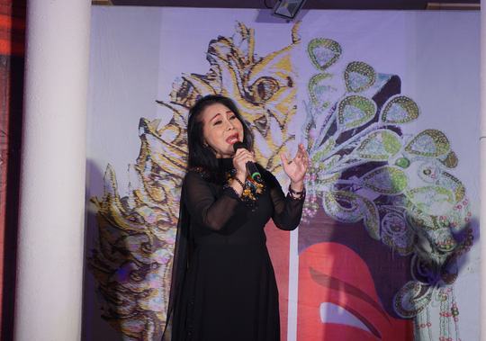 NSND Bạch Tuyết thể hiện lại bài ca cổ Dương Quí Phi của soạn giả Viễn Châu