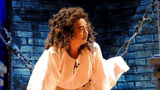 NSND Hoàng Dũng thời sinh viên đi xem kịch bị mất mấy chiếc xe đạp mà vẫn mê