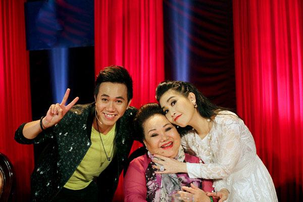 NSND Ngọc Giàu ngồi ghế nóng ở tuổi 70