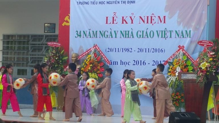 Trường Tiểu học Nguyễn Thị Định – Quận 12 mừng ngày Nhà Giáo VN 20/11