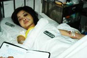 Nữ nhân viên gội đầu thư giãn bị chủ tra tấn dã man