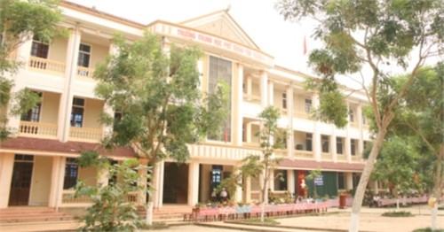 Nữ sinh ở Nghệ An bị ngất hàng loạt