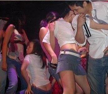 Nữ sinh “thả phanh tới bến” dịp hè