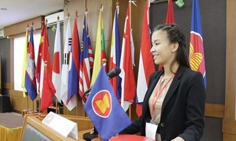 Nữ sinh Việt 4 năm đại học đi 12 quốc gia