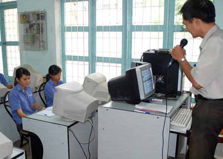 Nửa triệu học sinh tốt nghiệp THCS đi thẳng ra trường đời – Lãng phí “vốn” con người