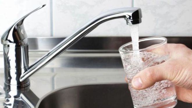 Nước máy bị nhiễm thạch tín, chì trên khắp nước Mỹ