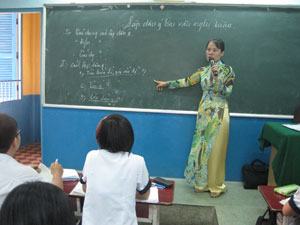 Ôn tập môn ngữ văn: Luyện cho thí sinh kỹ năng phân tích đề