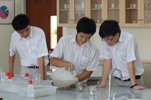 Ôn thi tốt nghiệp THPT môn hóa học: Chú ý đến bài tập phân loại