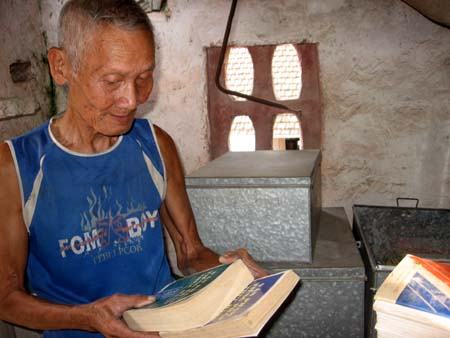 Ông giáo già 20 năm dạy ôn thi ĐH miễn phí