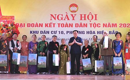 Chủ tịch Quốc hội Vương Đình Huệ dự Ngày hội Đại đoàn kết dân tộc tại Đà Nẵng