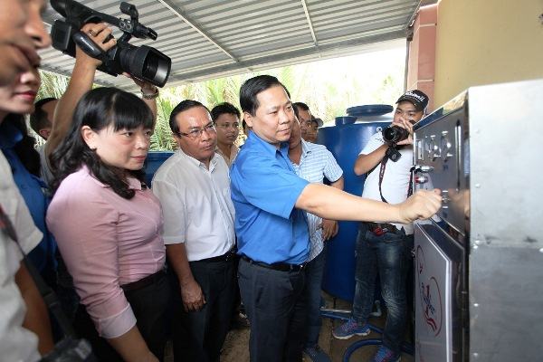 60.000 lít nước ngọt mỗi ngày cho người dân vùng nhiễm mặn