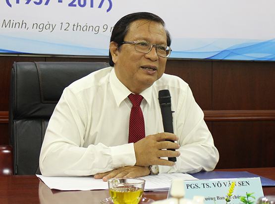 Khó kiểm soát giảng viên “chạy sô”