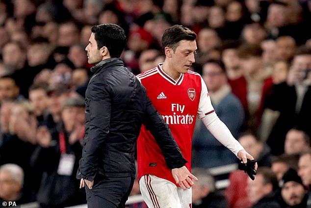 Ozil quyết tâm bám trụ Arsenal đến hết hợp đồng