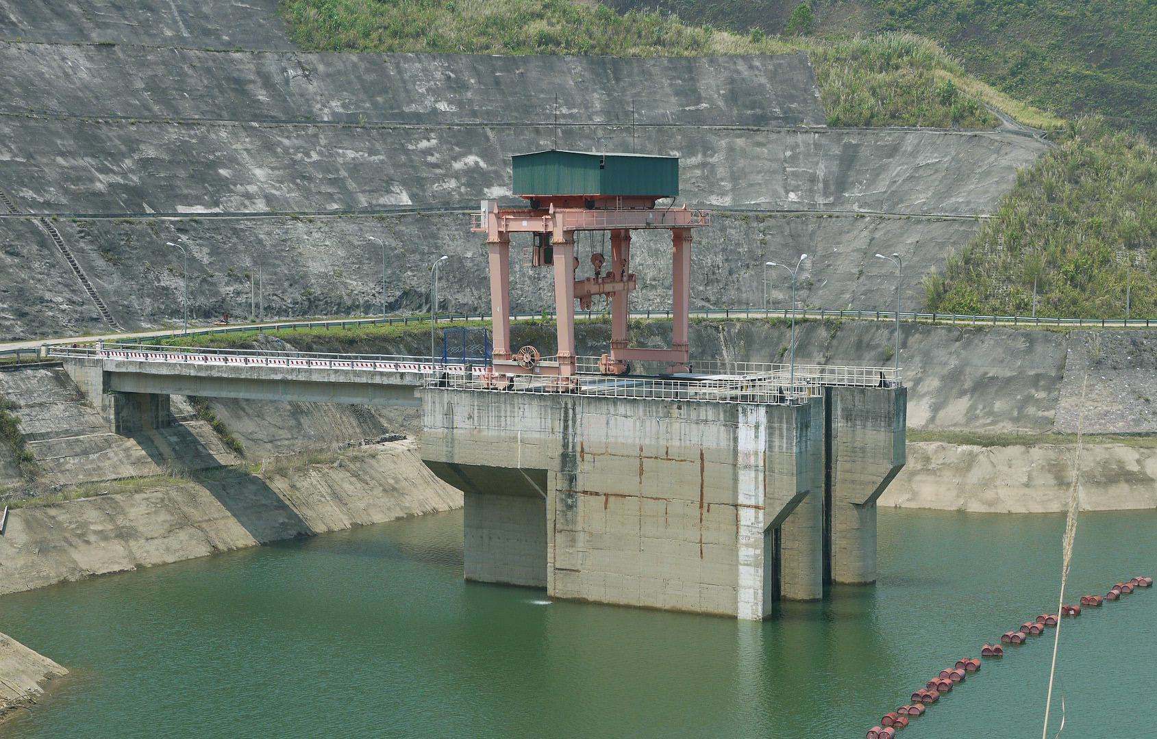 Xả nước hồ thủy điện trong 6 ngày