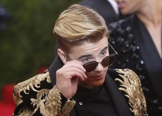 Justin Bieber tại MET Gala 2015. Ảnh: Reuters
