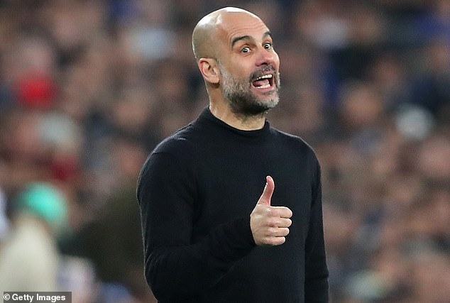 Pep: Man City thắng nên đừng thắc mắc về chiến thuật