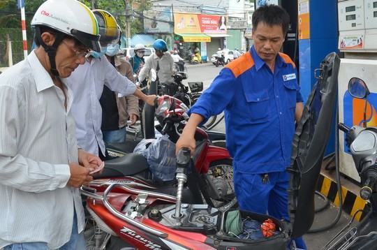 Điều hành giá xăng dầu đúng quy định là một trong những nguyên nhân giúp Petrolimex lãi khủng