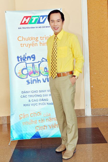 PGS – TS Huỳnh Văn Sơn đắt show làm giám khảo