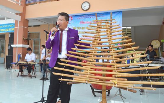 Truyền cảm hứng âm nhạc dân tộc cho học sinh