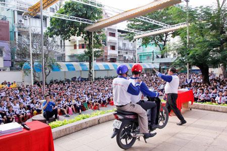 Head Visacoop tiếp tục trang bị kỹ năng ATGT cho học sinh