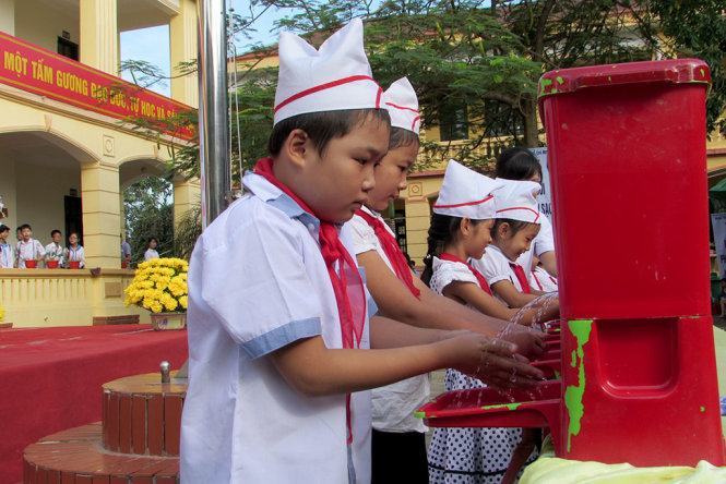 ​Phát động chương trình “Mười triệu bàn tay sạch” 