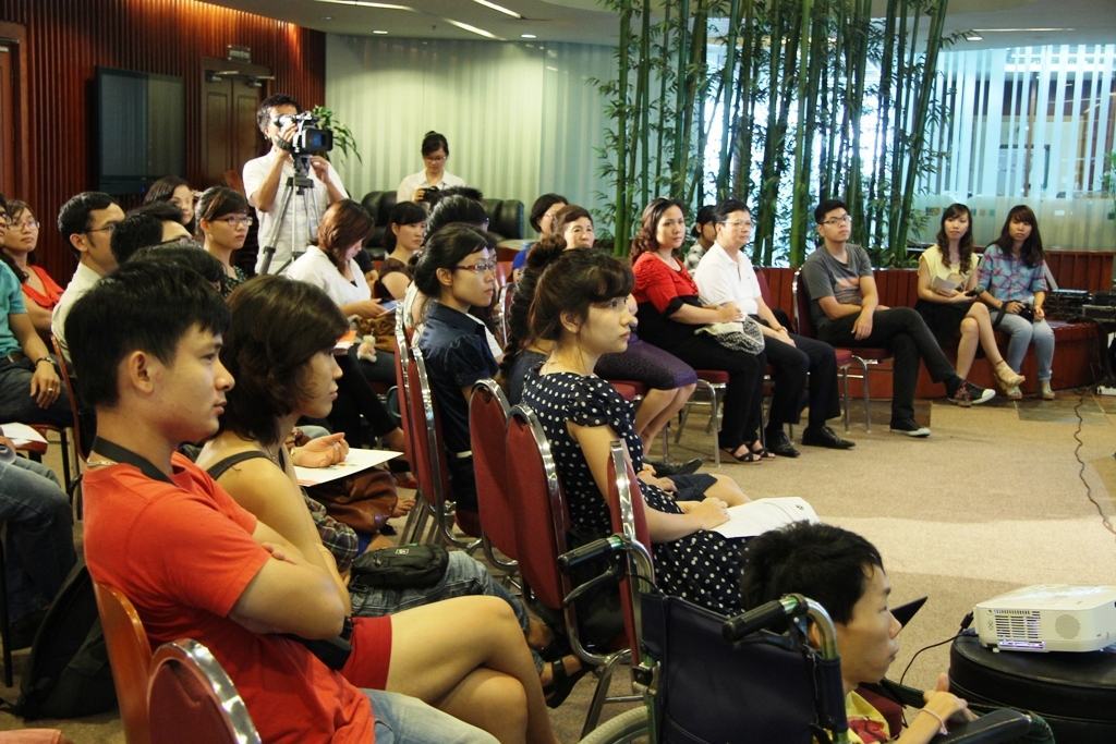 Phát động giải thưởng  tình nguyện Chim Én 2012