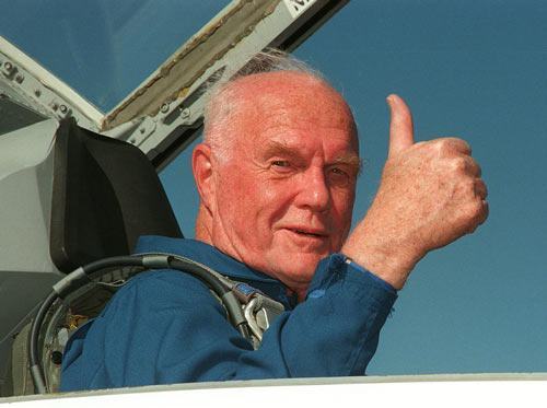 Phi hành gia Mỹ đầu tiên bay quanh Trái Đất qua đời