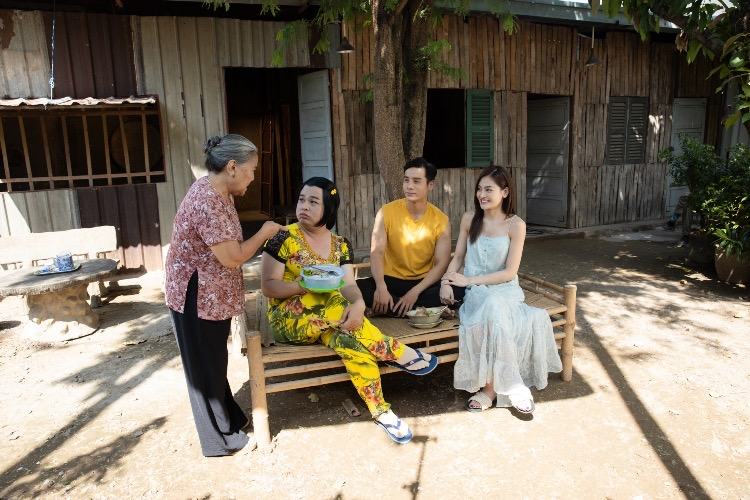 Cảnh trong phim Đường về nhà xa quá phần 2