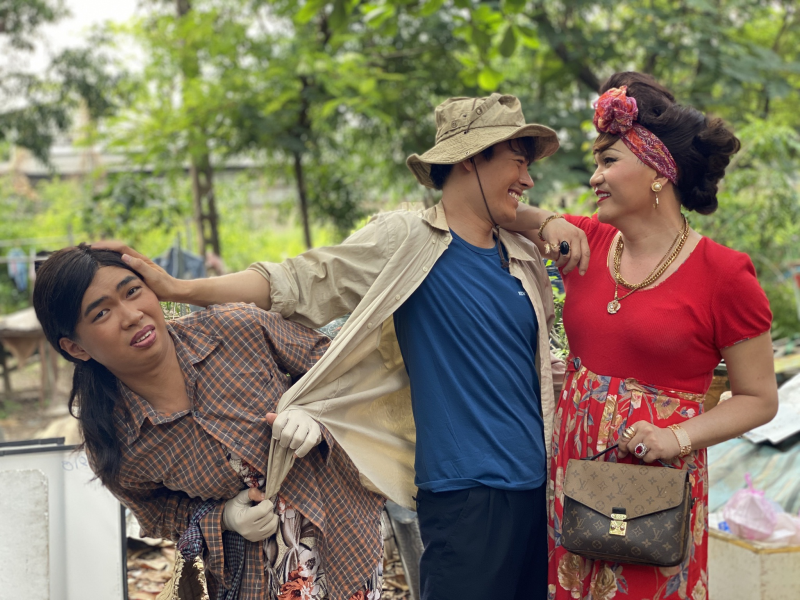 Phim chiếu mạng dễ cười, mau quên