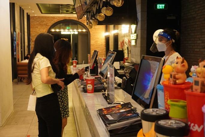 Phim ngoại ngập đầy các rạp