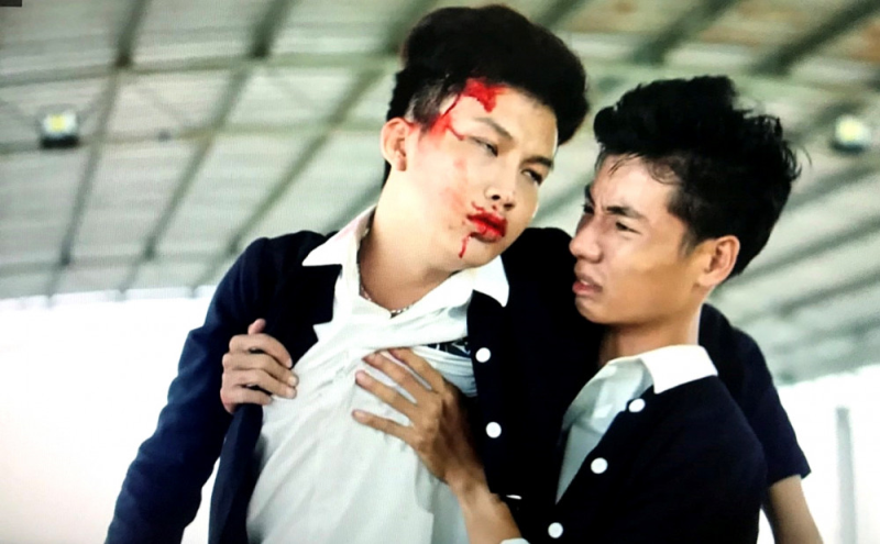 Trong Bạn trai tôi trùm trường không thiếu những cảnh đánh đấm máu me