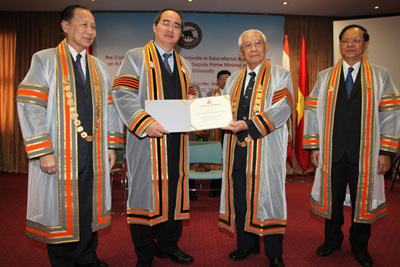 Phó thủ tướng Nguyễn Thiện Nhân nhận bằng tiến sĩ danh dự của ĐH Naresuan