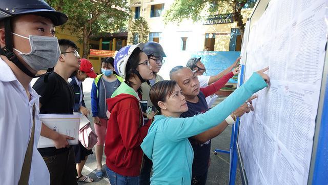 Phụ huynh không muốn con học trường tư, tại sao?