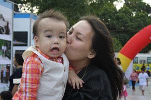 Phụ nữ thời @: Bài 1: Làm mẹ khi chưa làm… vợ