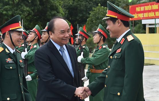 Thủ tướng thăm cán bộ, chiến sĩ Lữ đoàn 242