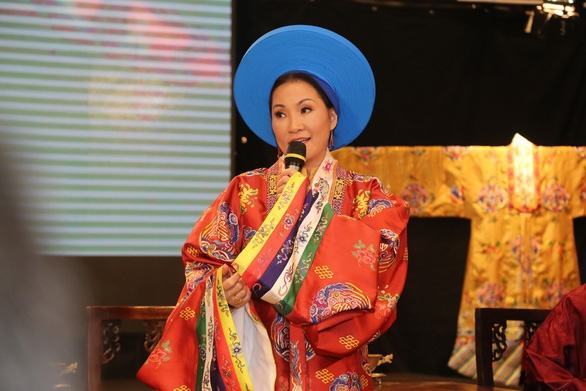 ‘Phượng khấu’ nhận hơn 12 tỉ đồng đầu tư