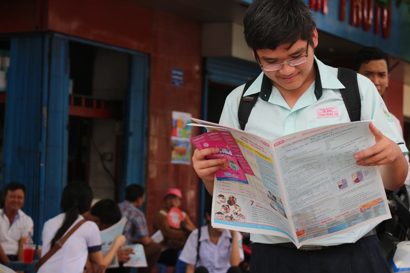 Mang cả đồng hồ thông minh vào phòng thi