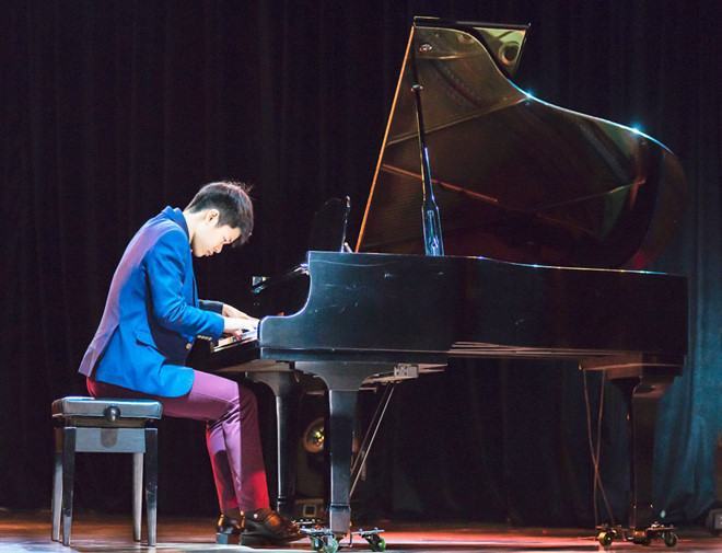 Piano thế giới đổ đến VN1